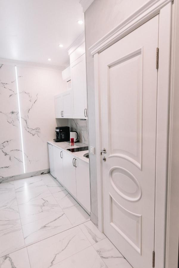 Royal Tower Vip Smart Apartments 3 Kiev Extérieur photo