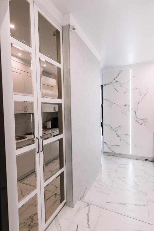 Royal Tower Vip Smart Apartments 3 Kiev Extérieur photo