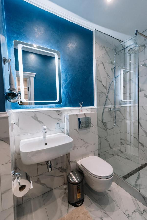 Royal Tower Vip Smart Apartments 3 Kiev Extérieur photo