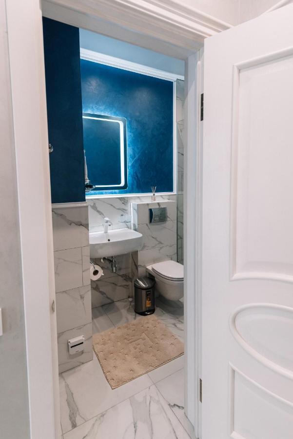 Royal Tower Vip Smart Apartments 3 Kiev Extérieur photo